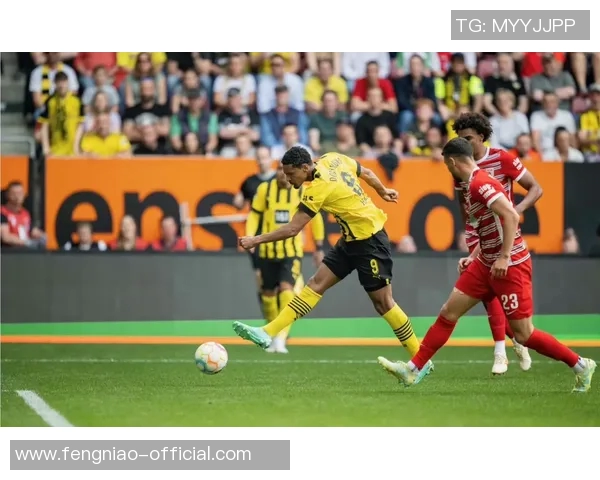 友谊赛激战里昂与多特蒙德1比1平补时争议进球引发全场热议